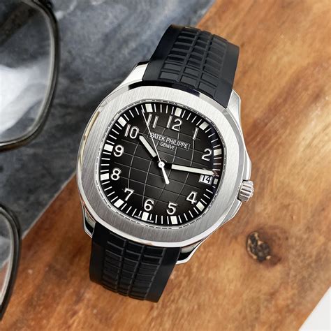 Patek Philippe 5167 .